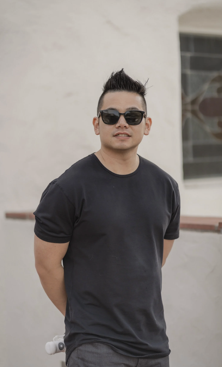 Portrait — Chris Su, founder of Curated for Class